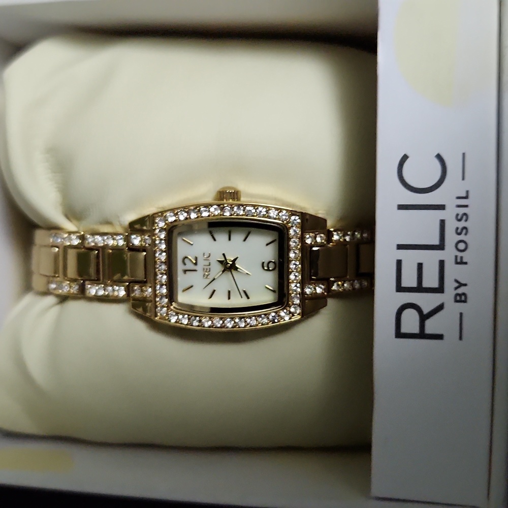 Women Relic Watch Gold Square with stones! - Picture 2 of 5